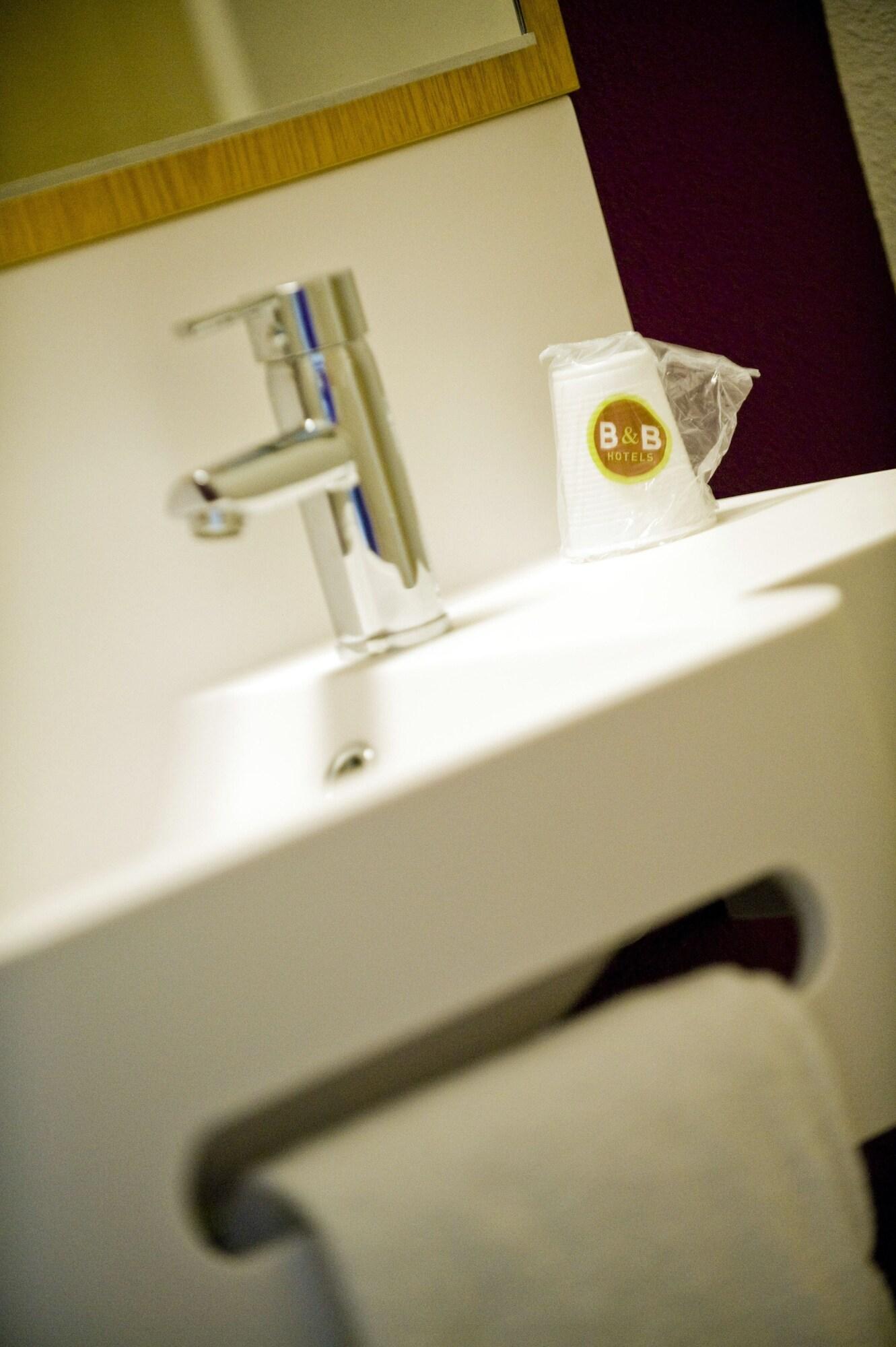 B&B Hotel Avignon 1 르퐁테 외부 사진