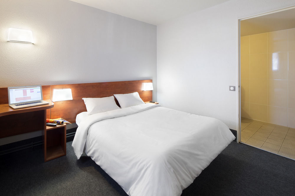 B&B Hotel Avignon 1 르퐁테 외부 사진