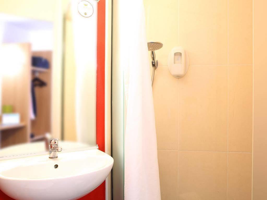 B&B Hotel Avignon 1 르퐁테 외부 사진